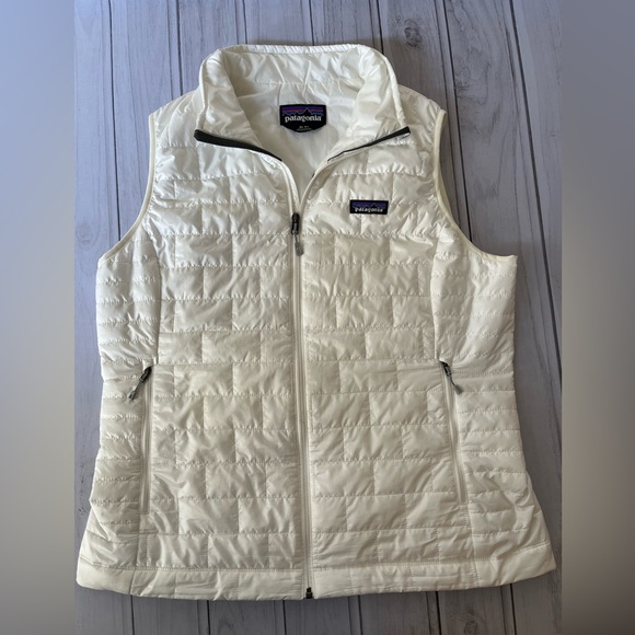 Women’s Patagonia birch white nano puff packable puffer vest. Size XL - Picture 7 of 15